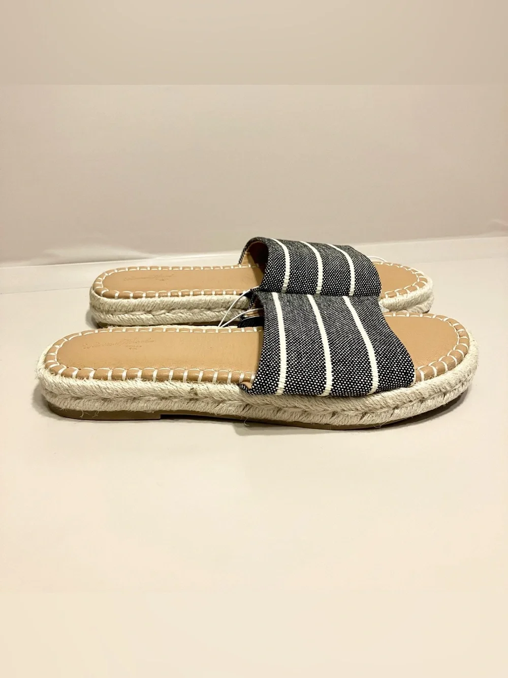 Universal Thread Womens Haddie Espadrille Slide Sandals black/white stripes Sz 7